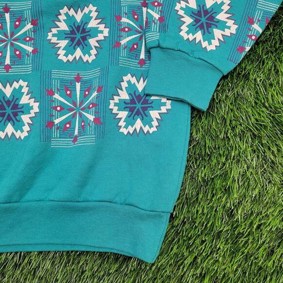 Vintage Snowflakes AOP Sweatshirt Womens XL 22x26 Blue - Picture 2 of 11
